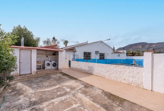 Herverkoop - Villa - Hondón de las Nieves