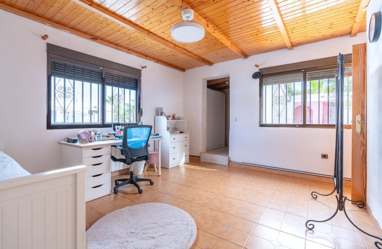 Herverkoop - Villa - Hondón de las Nieves