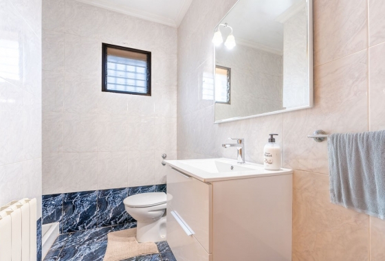 Herverkoop - Villa - Hondón de las Nieves