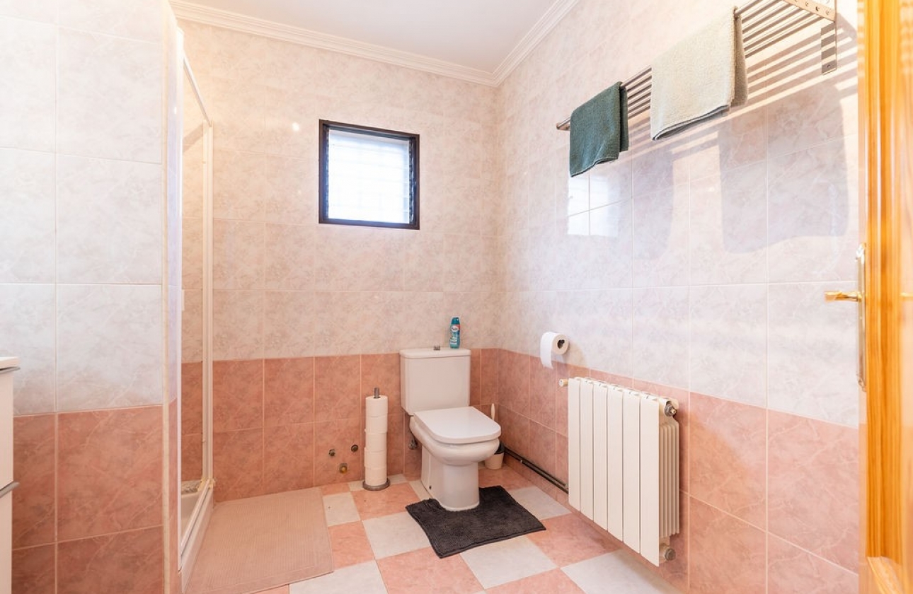 Herverkoop - Villa - Hondón de las Nieves