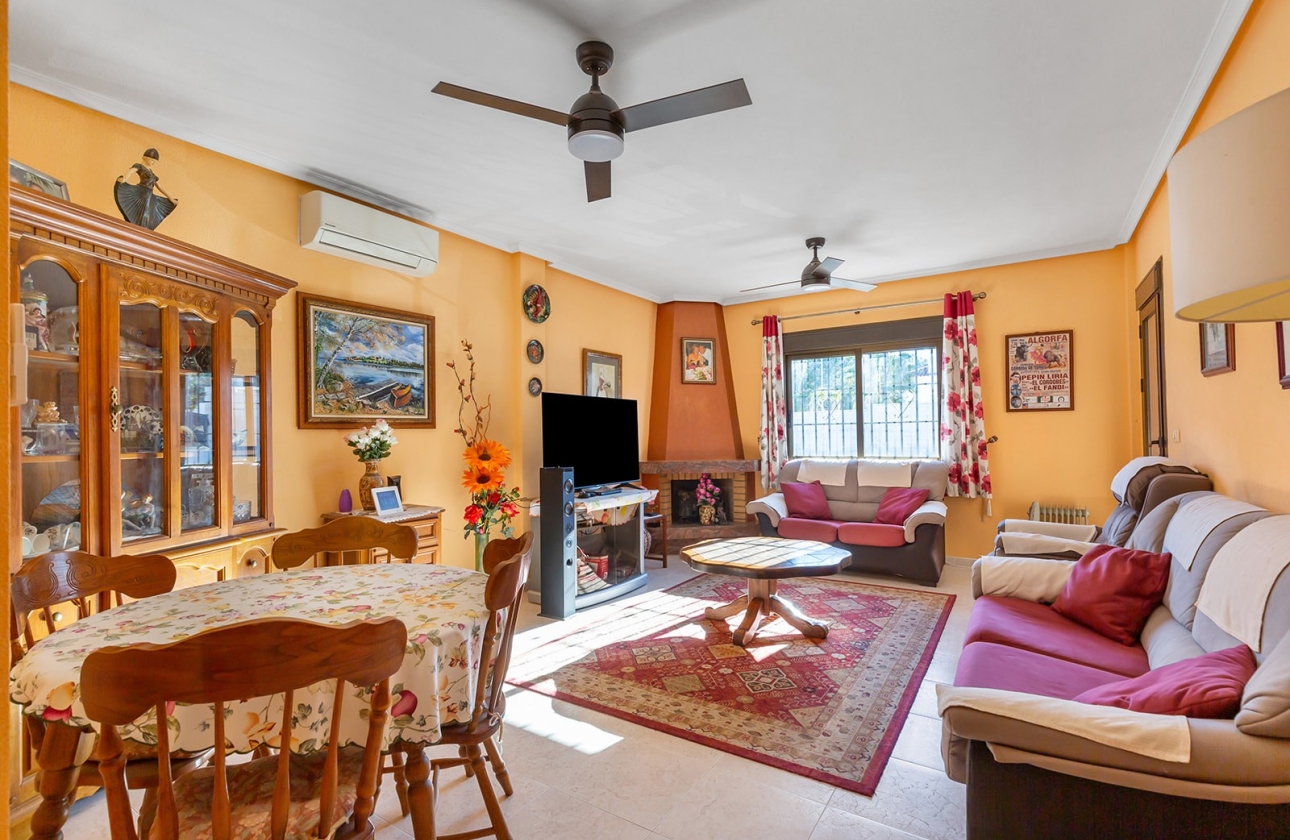 Resale - Villa - Bigastro