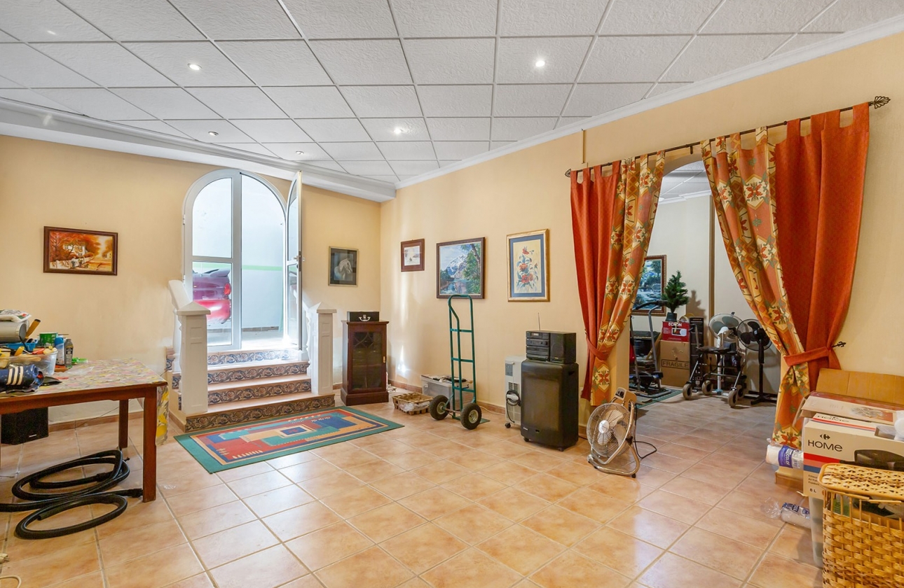 Resale - Villa - Bigastro