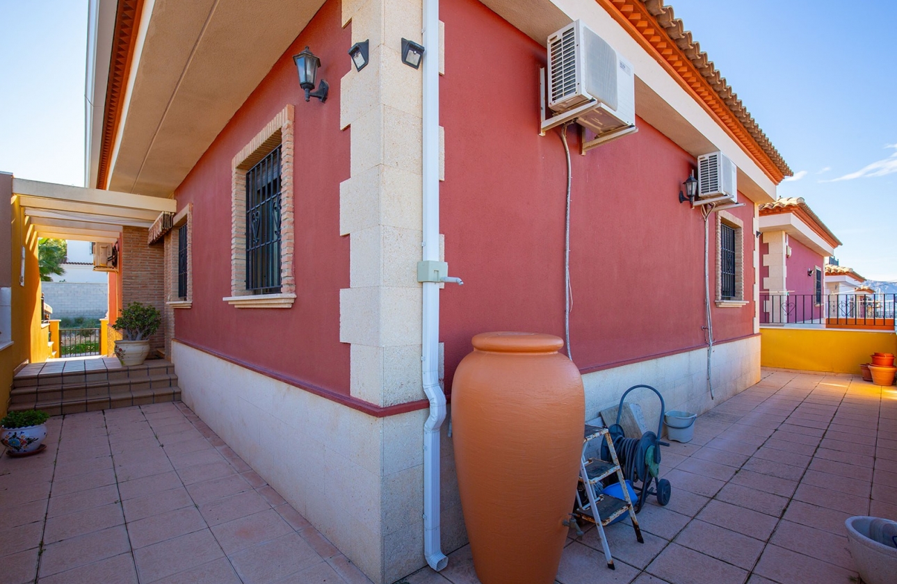 Resale - Villa - Bigastro