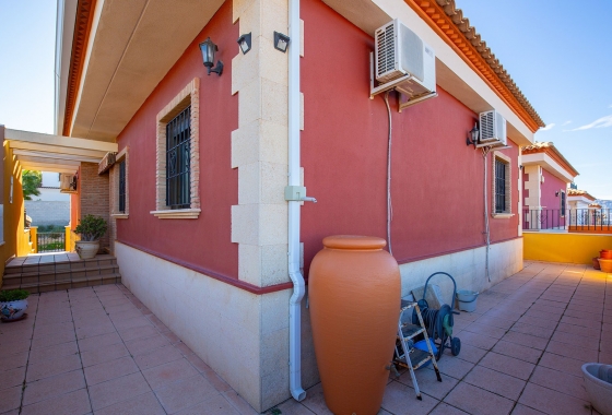 Resale - Villa - Bigastro