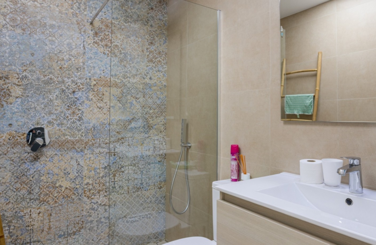 Resale - House - Benijofar