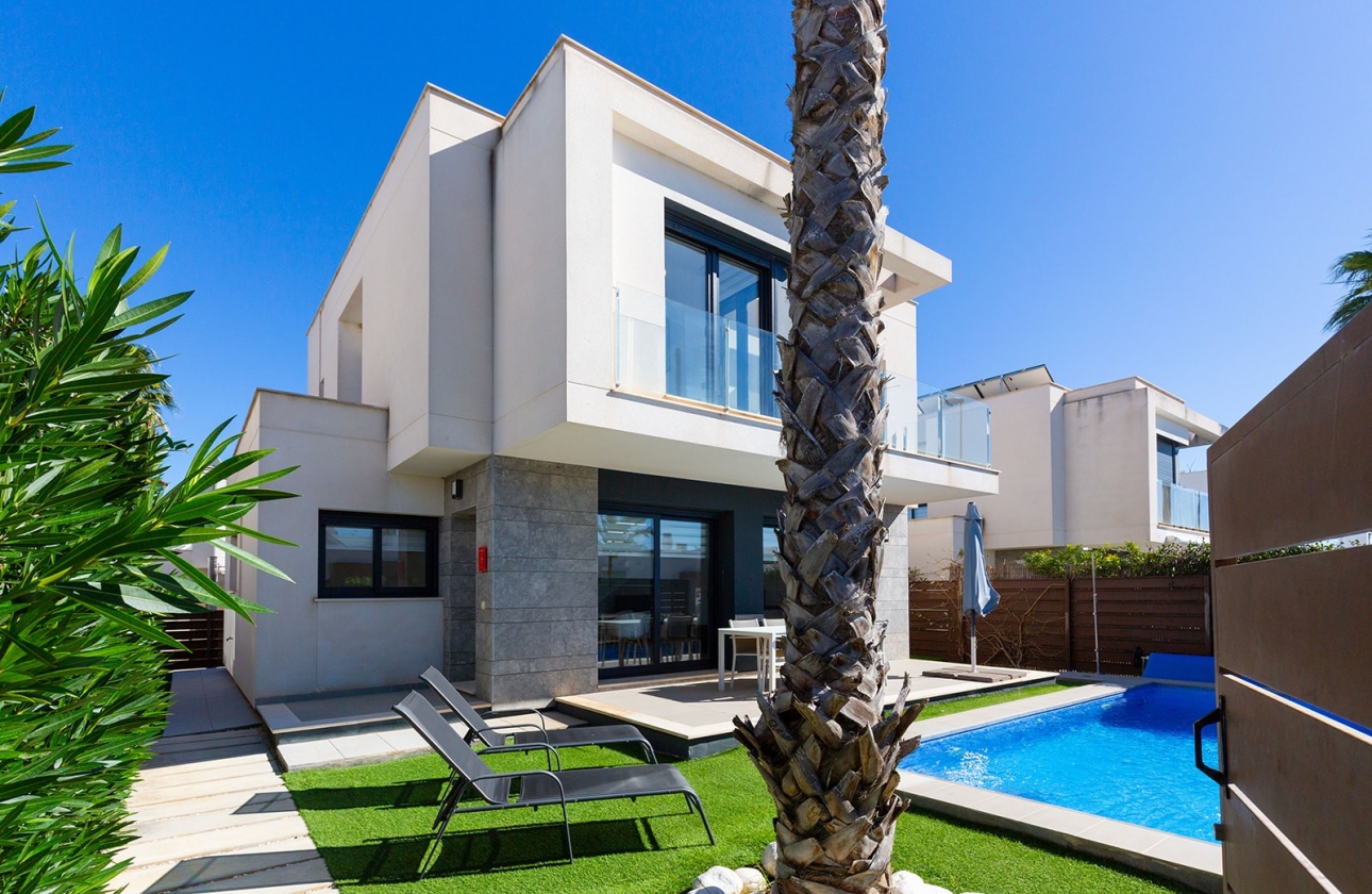 Resale - Villa - Vistabella Golf