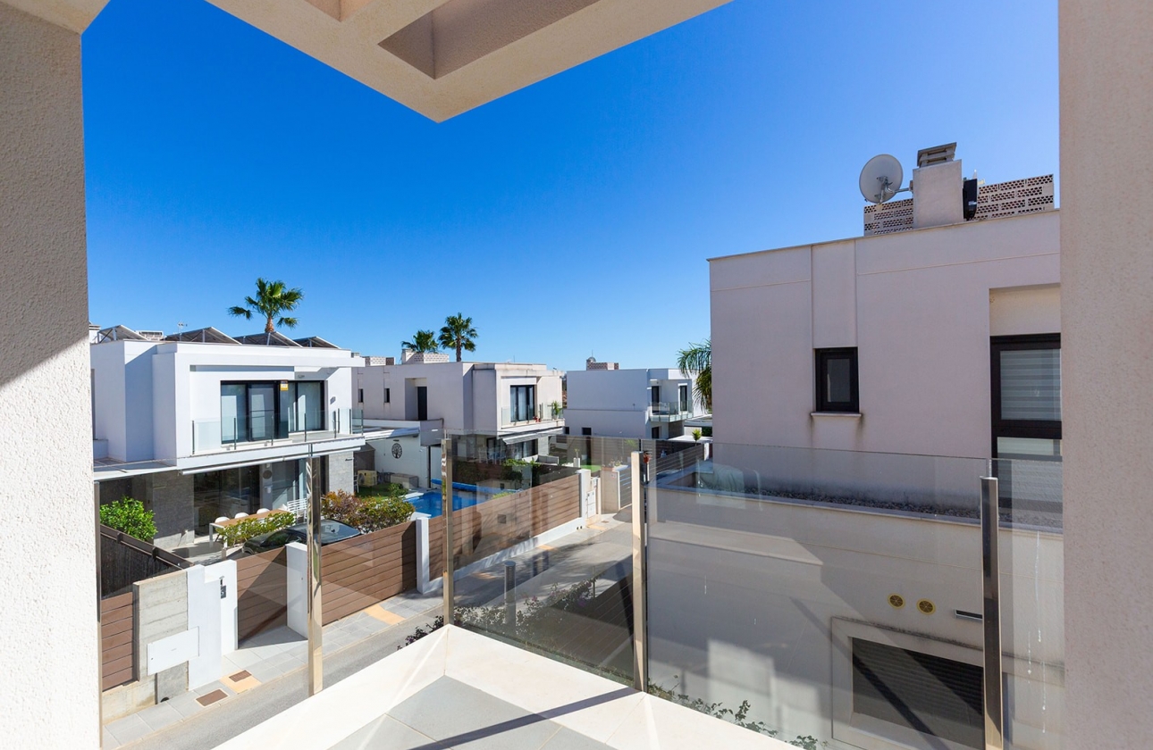 Resale - Villa - Vistabella Golf