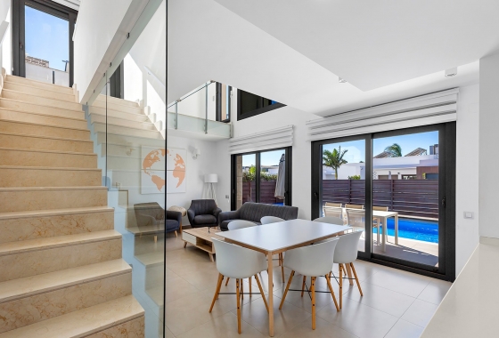 Resale - Villa - Vistabella Golf