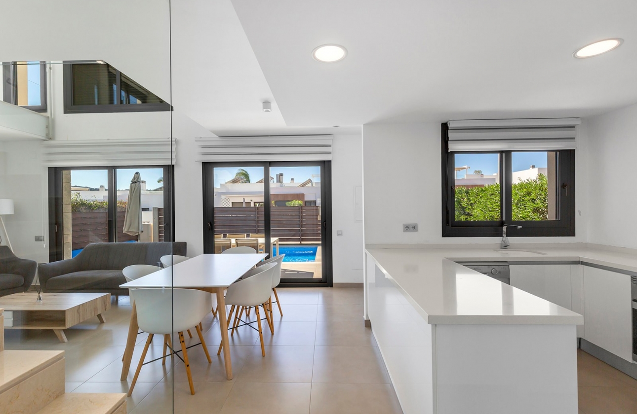 Resale - Villa - Vistabella Golf