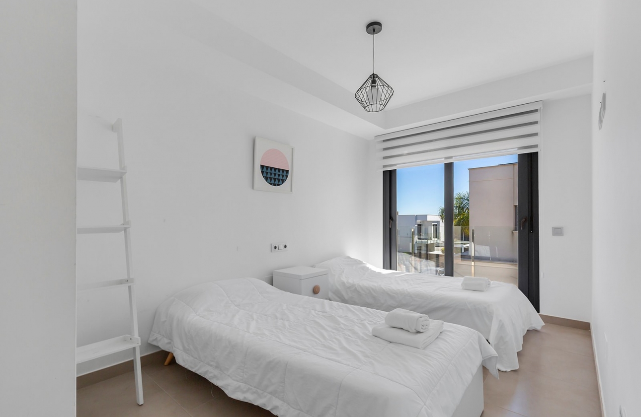 Resale - Villa - Vistabella Golf