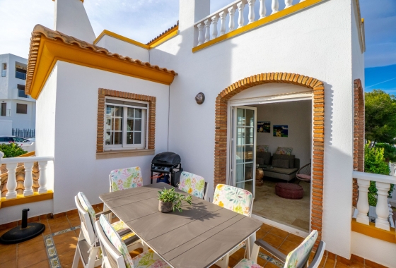 Revente - Villa - Orihuela Costa - Villamartín