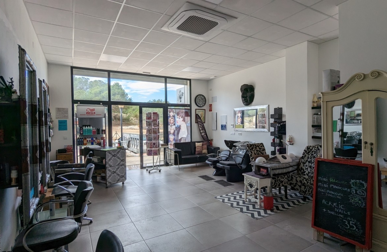 Resale - Commercial - Lo Crispin