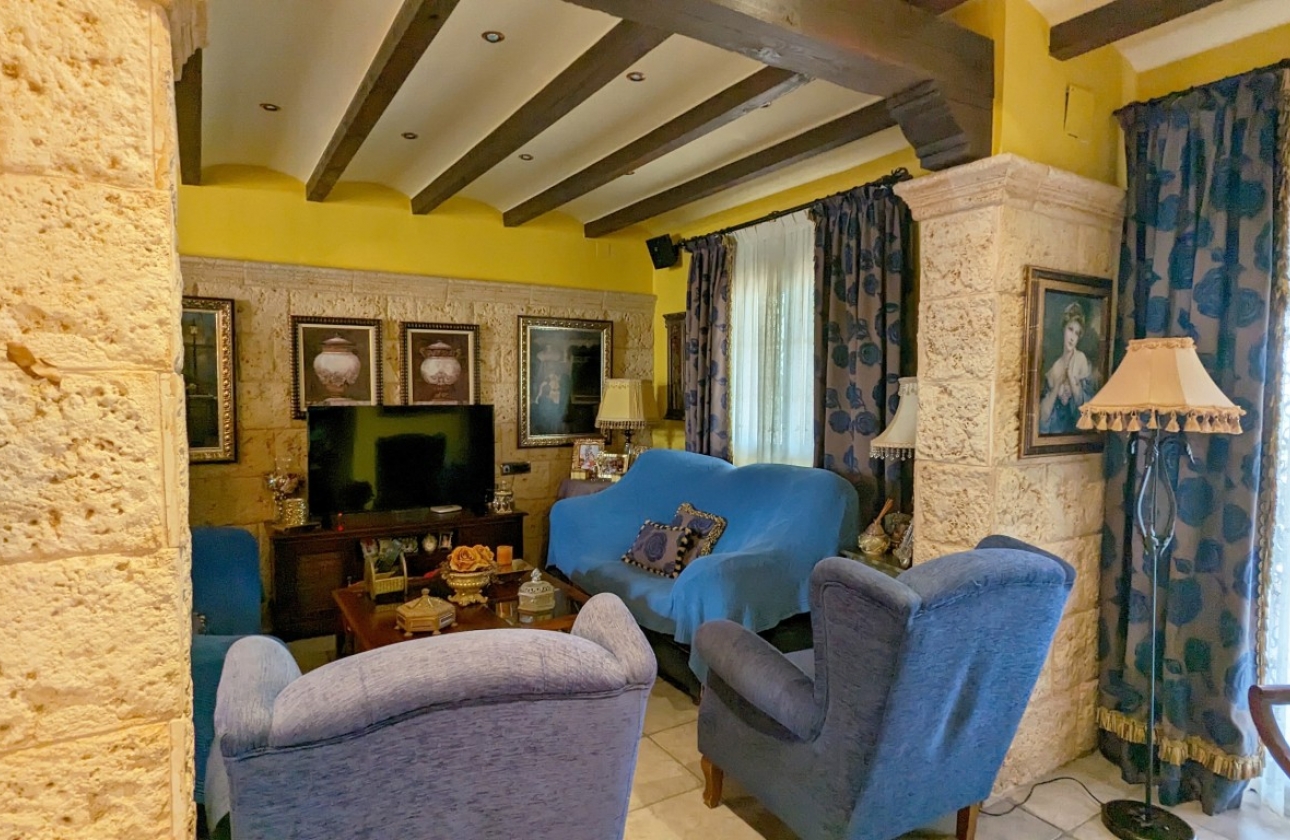 Resale - Villa - Bigastro