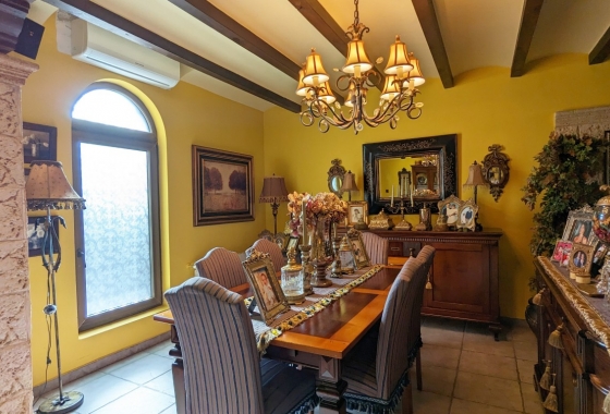 Resale - Villa - Bigastro