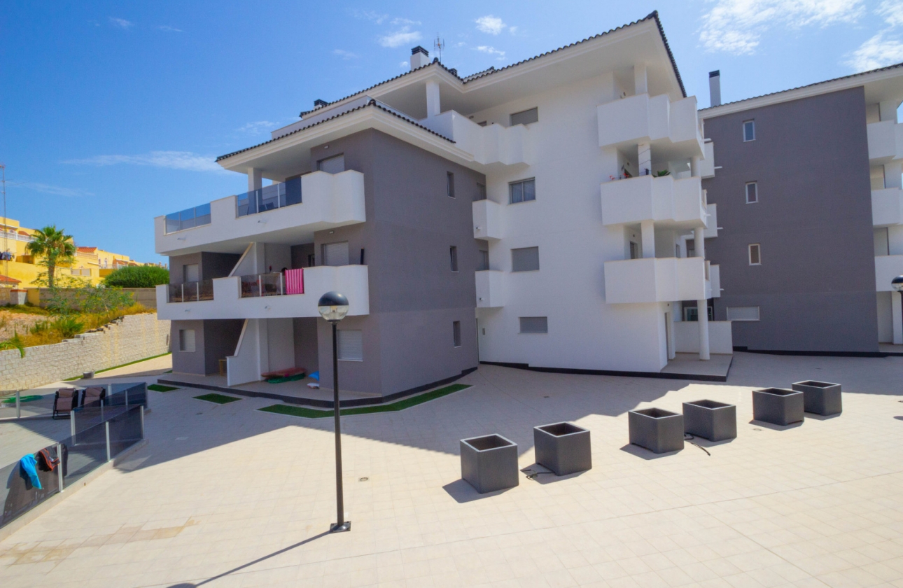 Resale - Apartment / flat - Villamartin