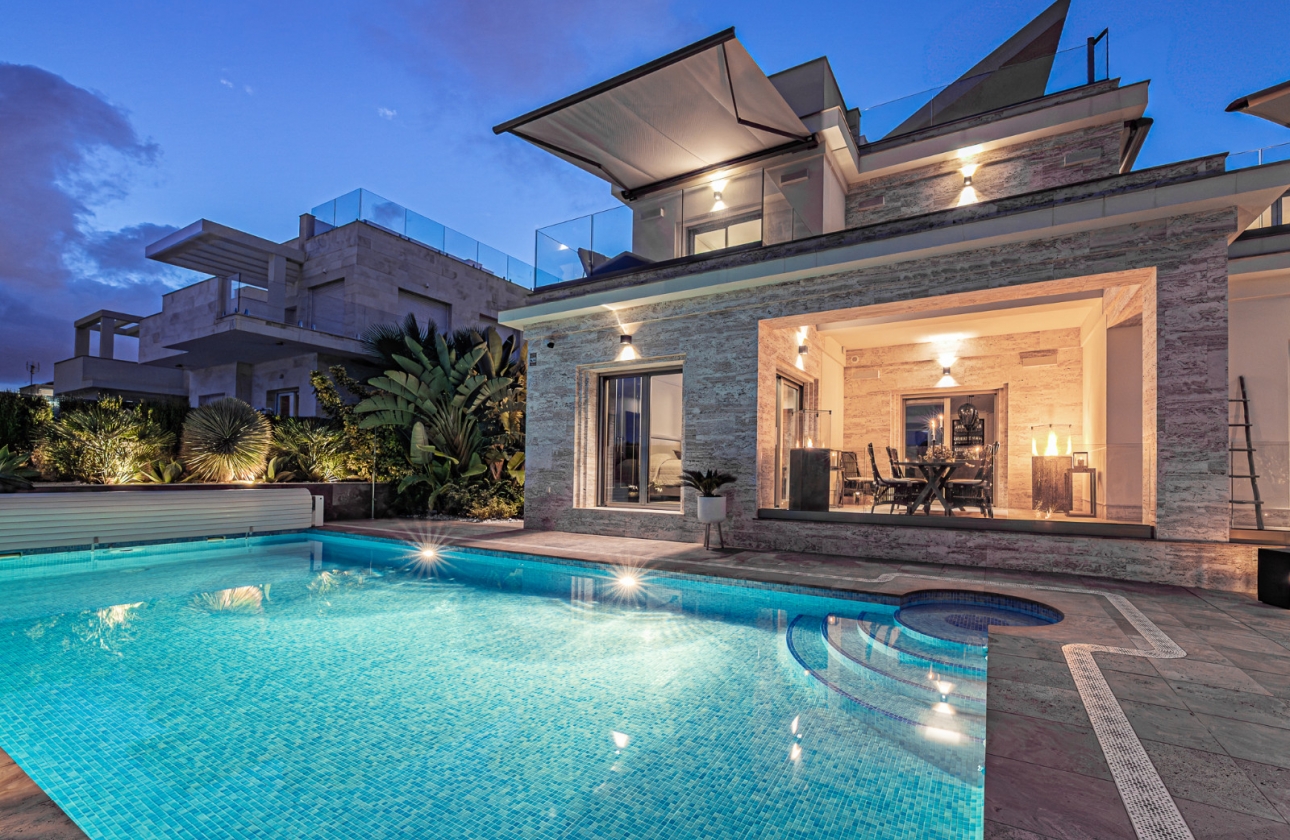 Revente - Villa - Orihuela Costa - Beachside