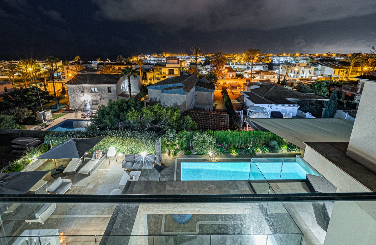 Revente - Villa - Orihuela Costa - Beachside