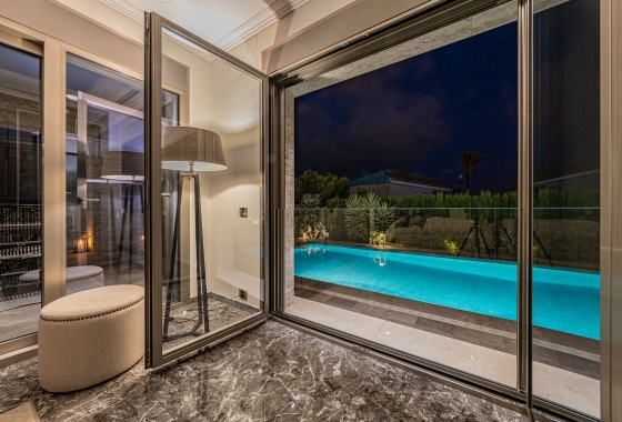 Revente - Villa - Orihuela Costa - Beachside