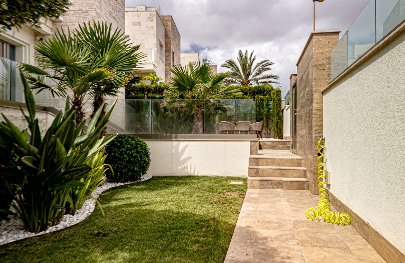 Revente - Villa - Orihuela Costa - Beachside