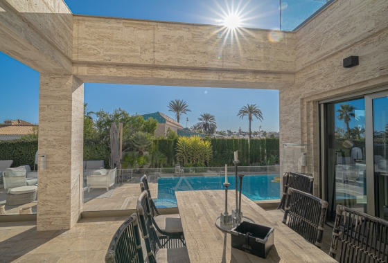 Revente - Villa - Orihuela Costa - Beachside