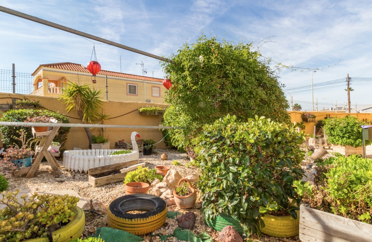 Resale - Apartment / flat - Torrevieja - El Chaparral