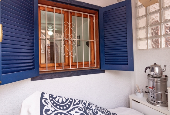 Resale - Apartment / flat - Torrevieja - El Chaparral