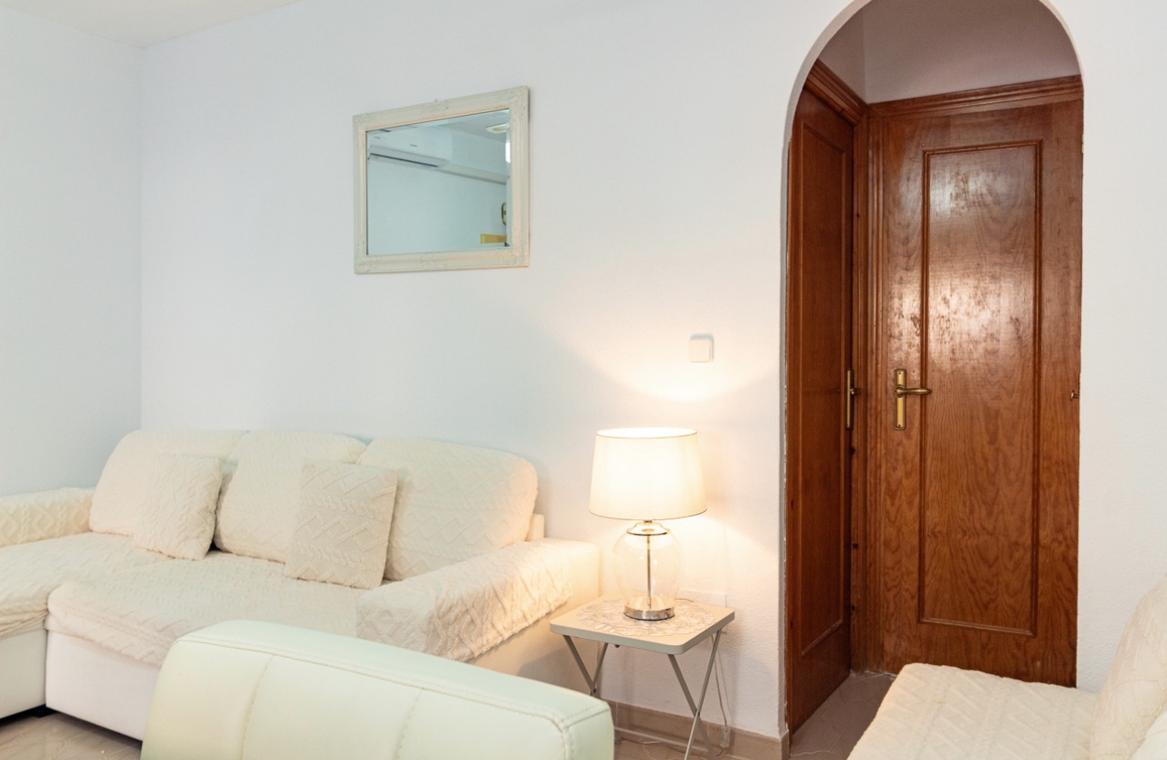 Resale - Apartment / flat - Torrevieja - El Chaparral