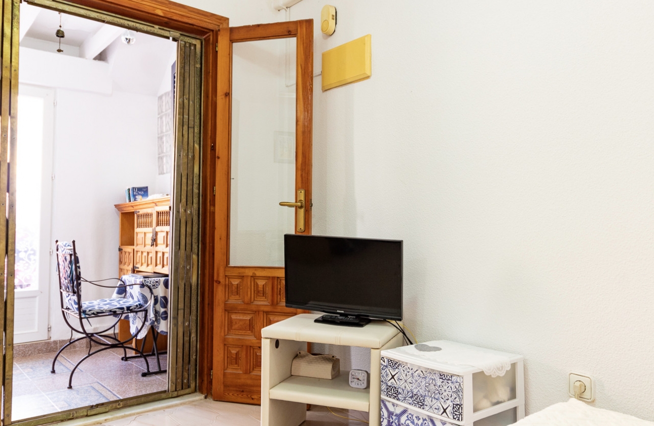 Resale - Apartment / flat - Torrevieja - El Chaparral