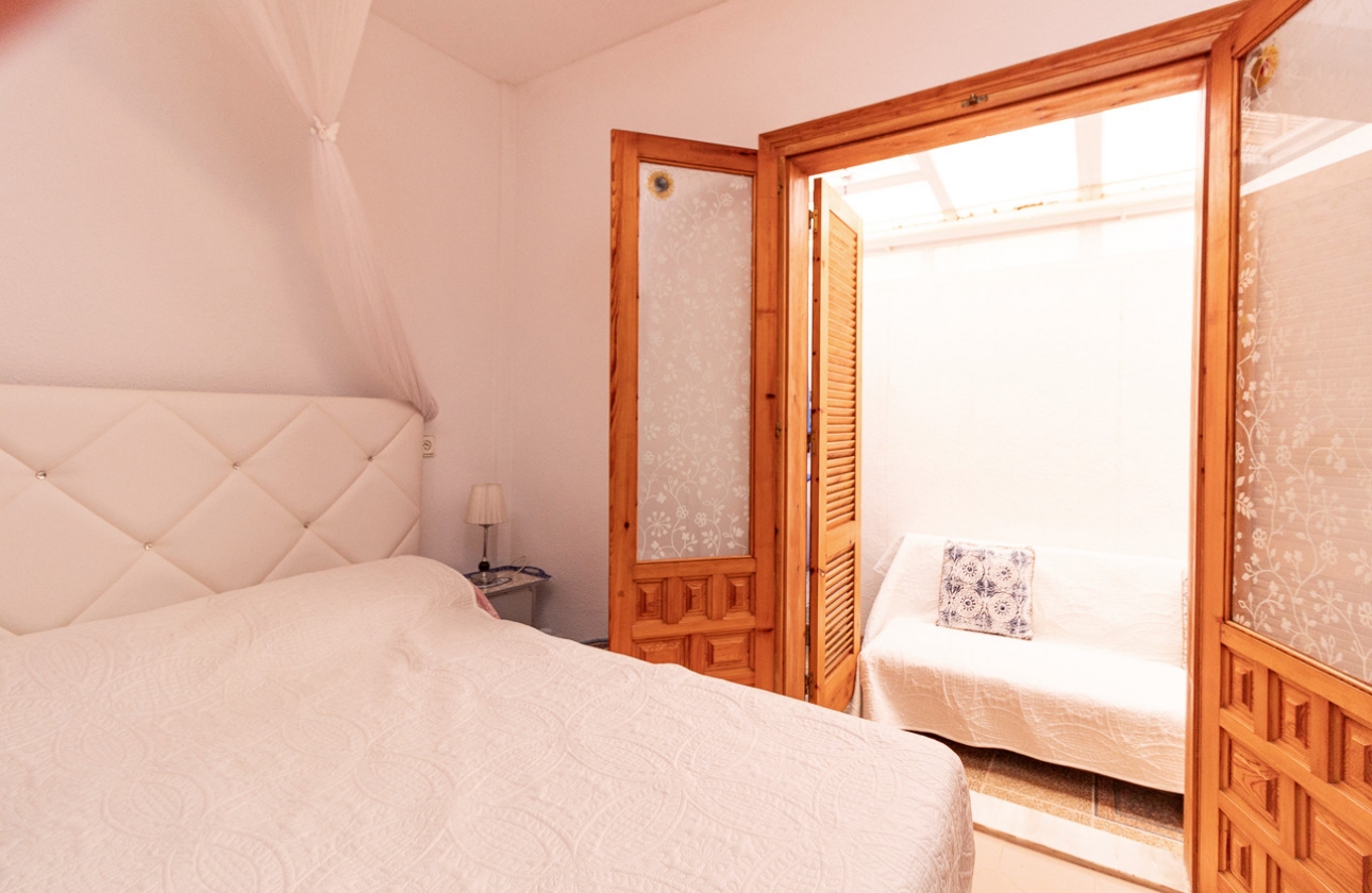 Resale - Apartment / flat - Torrevieja - El Chaparral