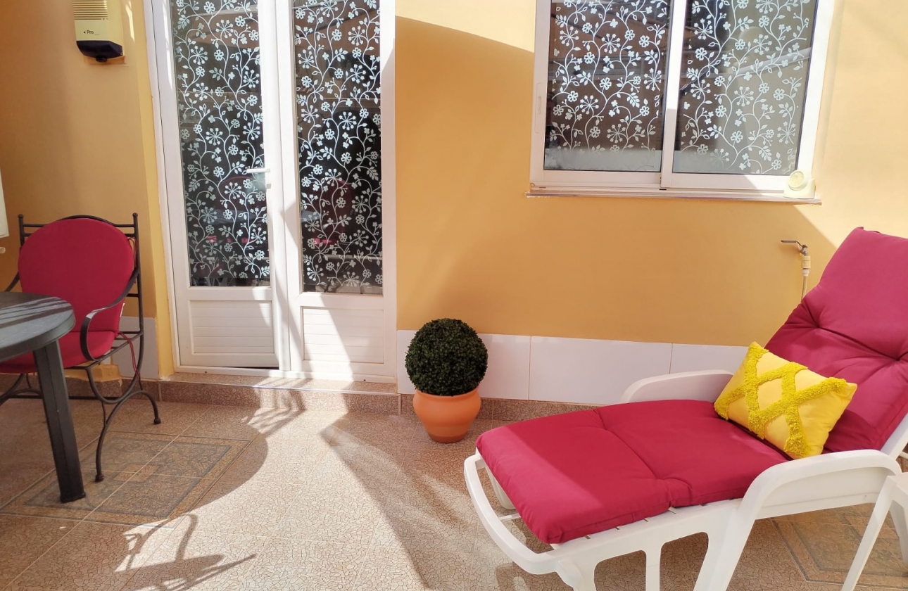 Resale - Apartment / flat - Torrevieja - El Chaparral