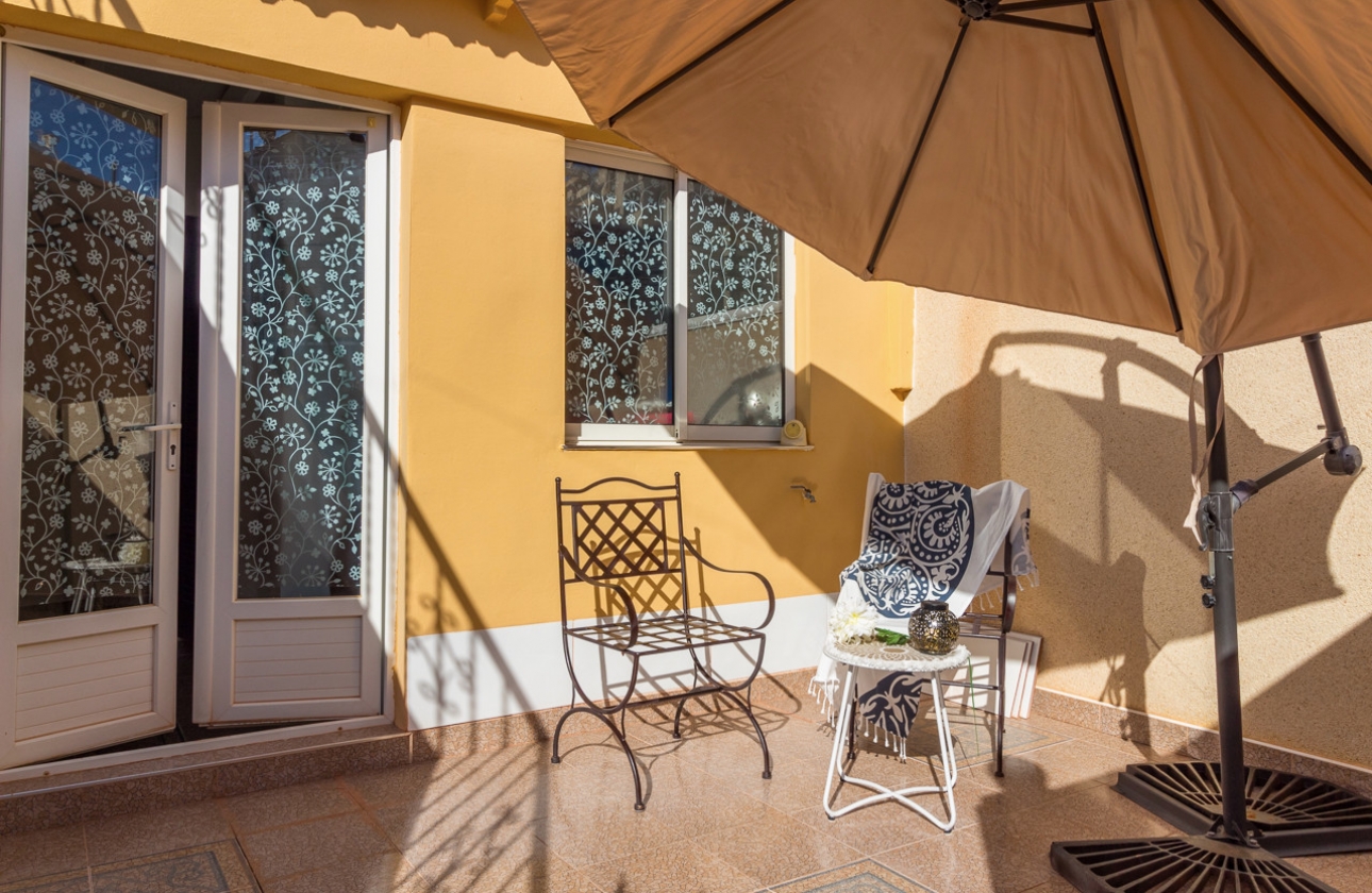 Resale - Apartment / flat - Torrevieja - El Chaparral