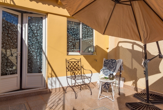 Resale - Apartment / flat - Torrevieja - El Chaparral