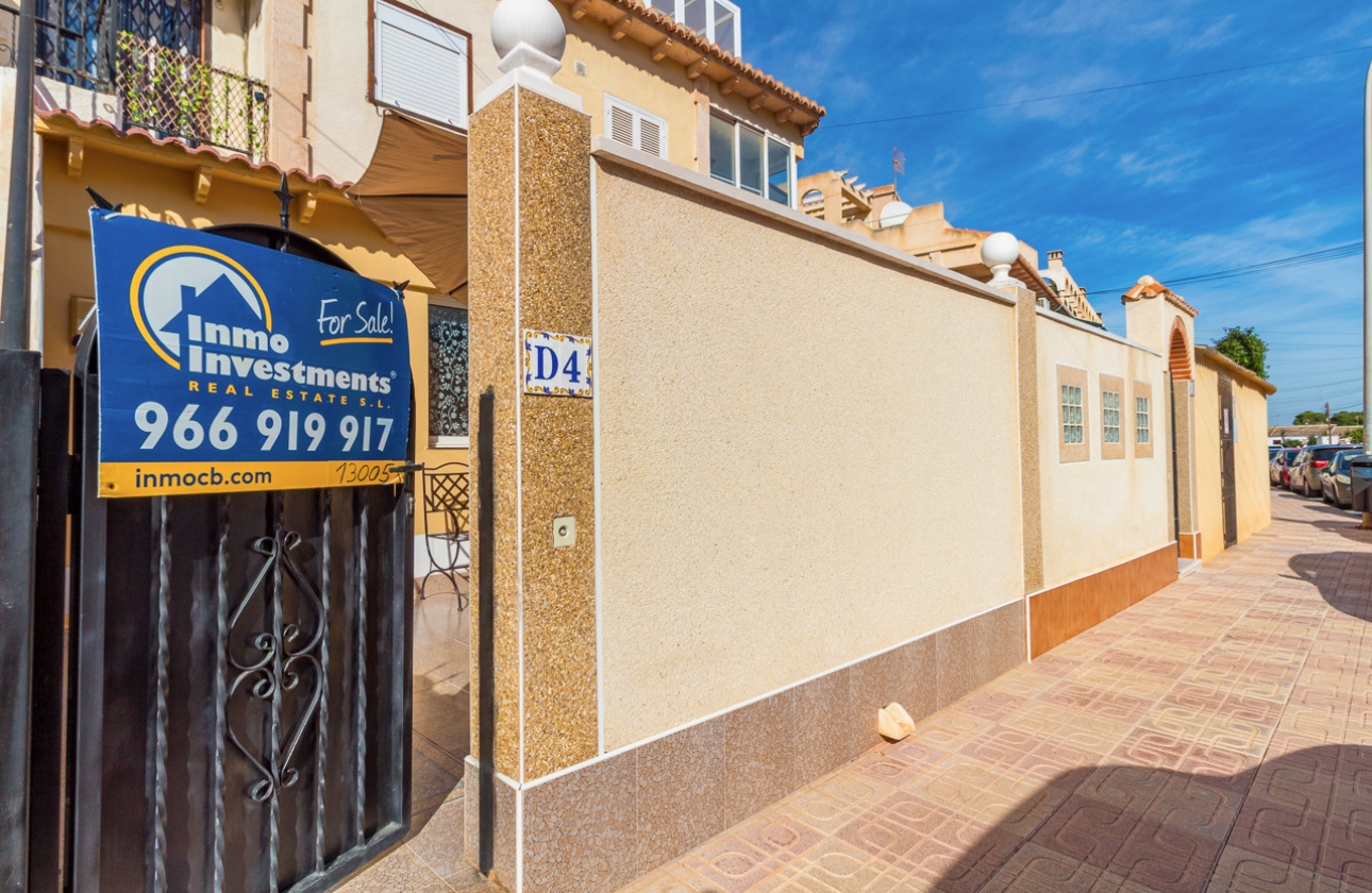 Resale - Apartment / flat - Torrevieja - El Chaparral