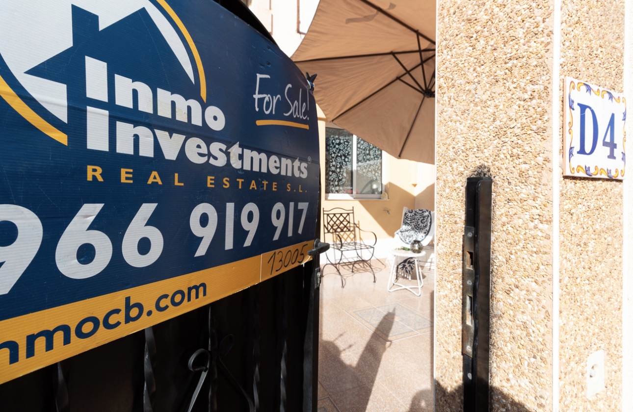 Resale - Apartment / flat - Torrevieja - El Chaparral