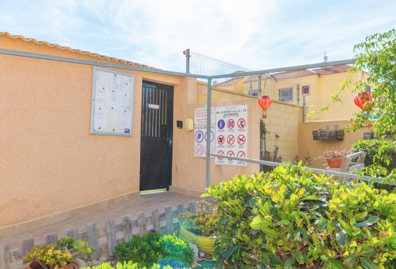 Resale - Apartment / flat - Torrevieja - El Chaparral