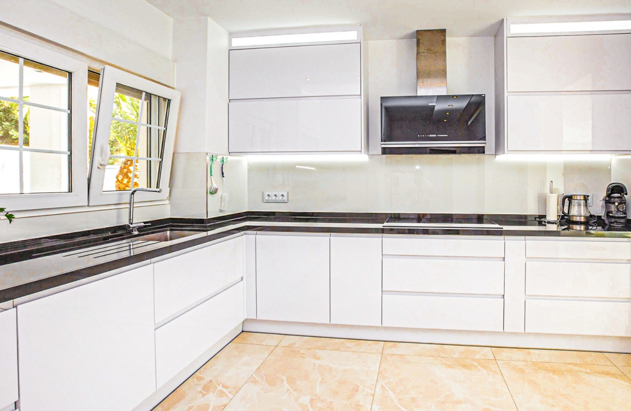 Revente - Villa - Orihuela Costa - La Zenia