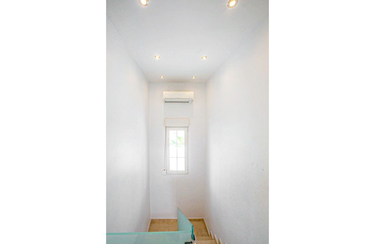 Revente - Villa - Orihuela Costa - La Zenia