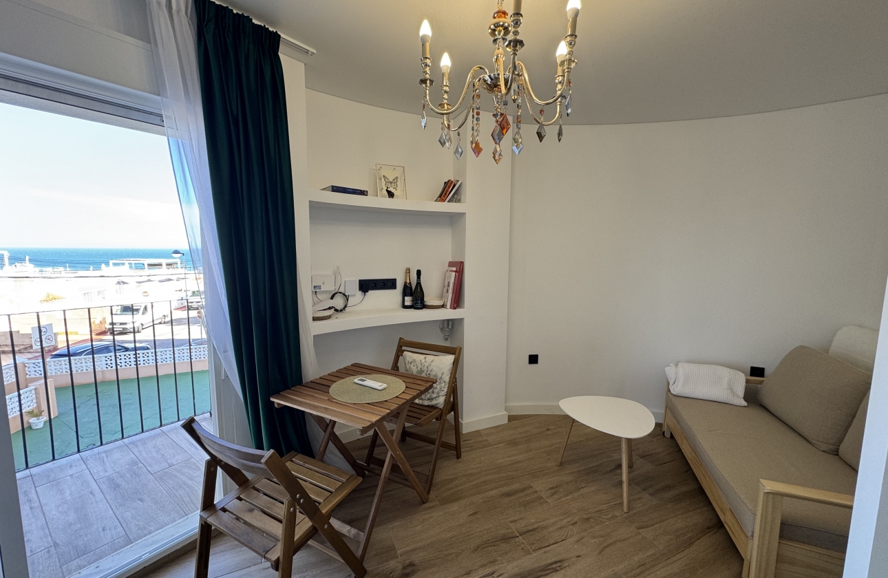 Resale - Apartment / flat - Torrevieja - La Mata