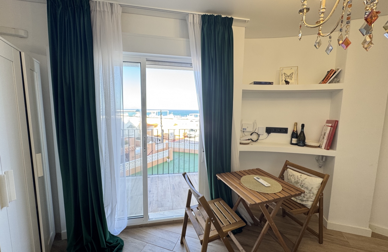 Resale - Apartment / flat - Torrevieja - La Mata