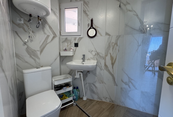 Resale - Apartment / flat - Torrevieja - La Mata