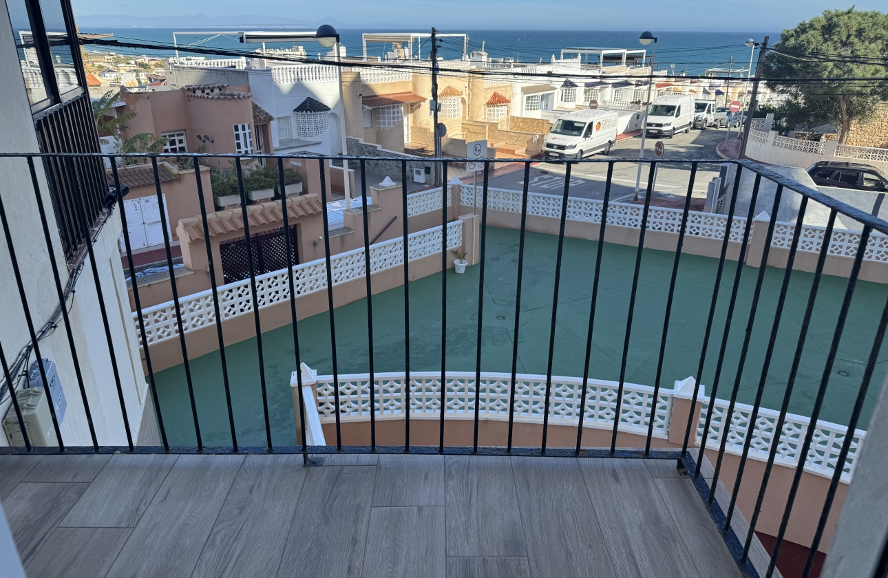 Resale - Apartment / flat - Torrevieja - La Mata