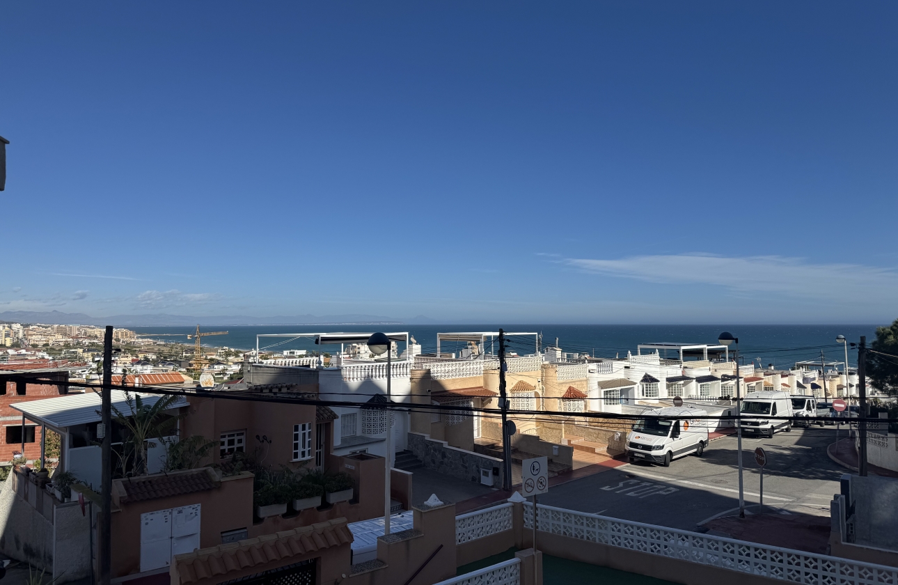 Resale - Apartment / flat - Torrevieja - La Mata