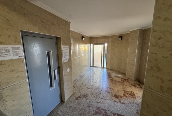 Resale - Apartment / flat - Torrevieja - La Mata