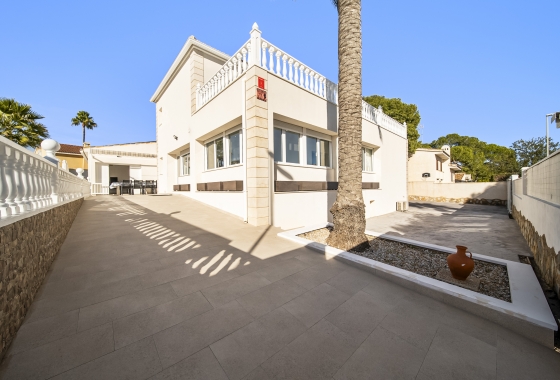 Revente - Villa - Orihuela Costa - La Zenia