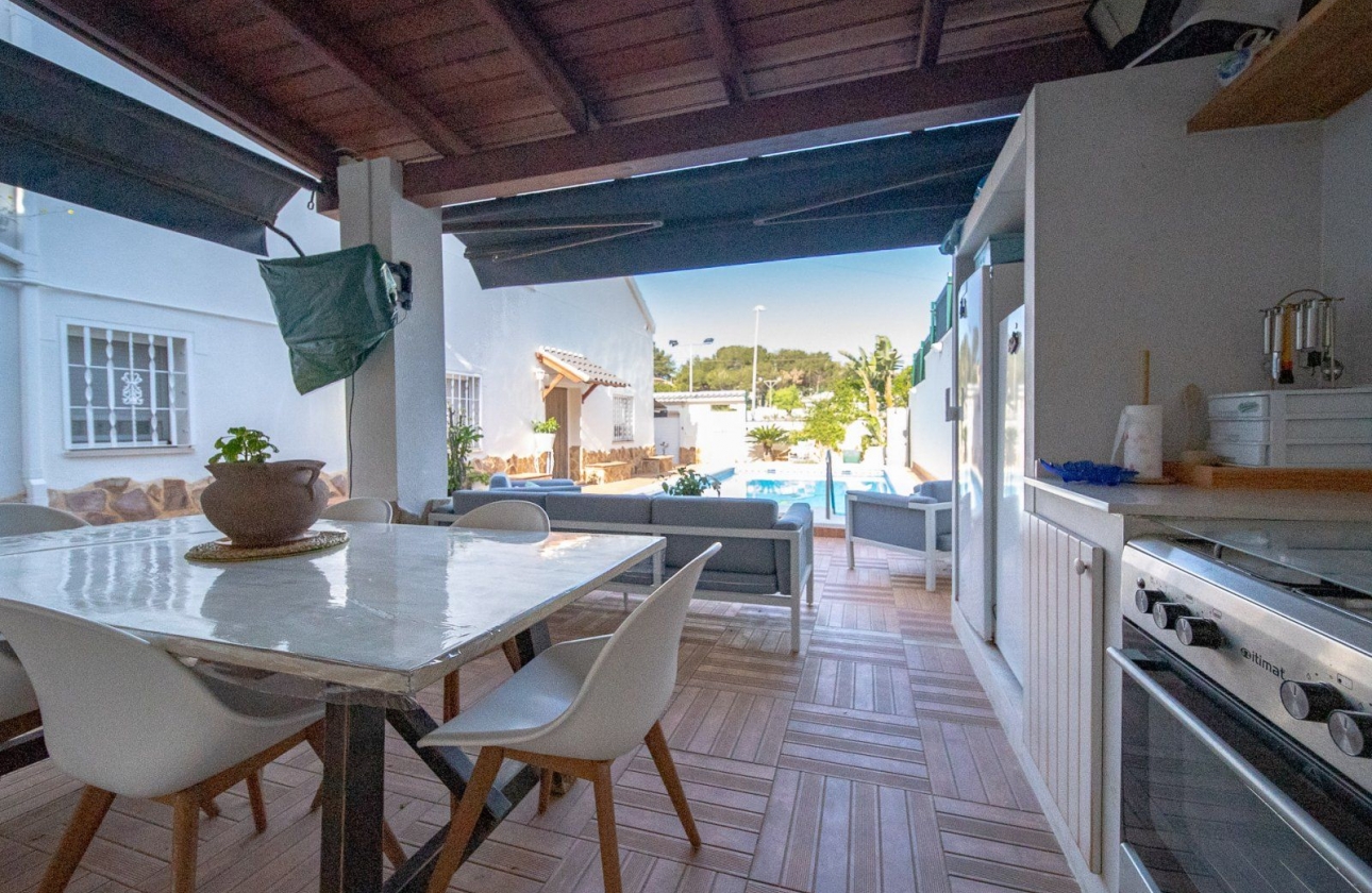 Reventa - Villa - Torrevieja - Los Balcones