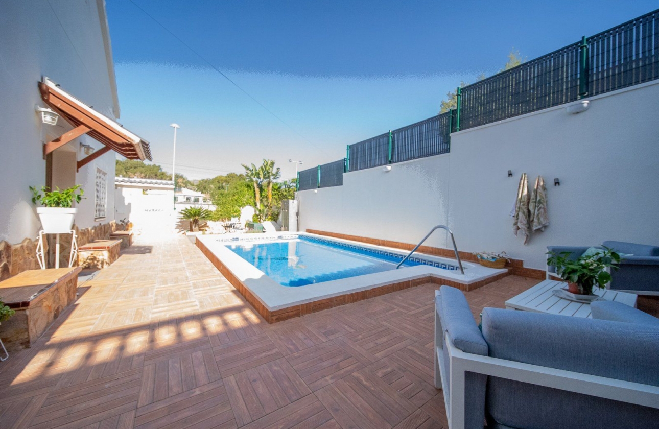 Reventa - Villa - Torrevieja - Los Balcones