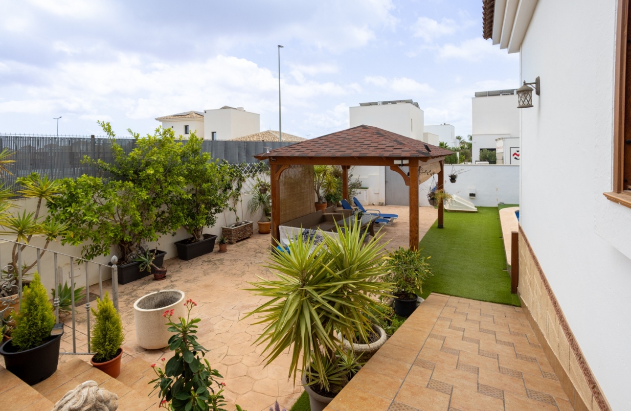 Revente - Villa - Los Montesinos - La Herrada