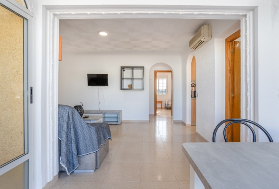 Revente - Villa - Torrevieja - Urbanización San Luis