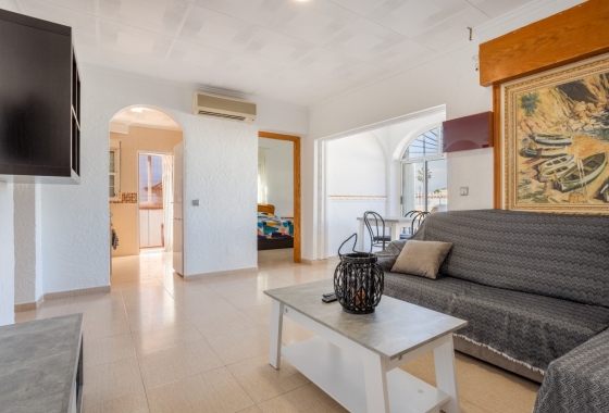 Revente - Villa - Torrevieja - Urbanización San Luis