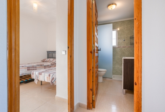 Revente - Villa - Torrevieja - Urbanización San Luis